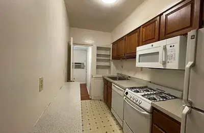 2618 41st St NW, Washington, DC 20007