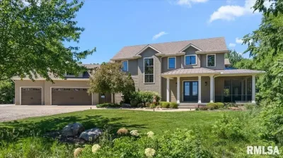 16996 Grandview Dr, Petersburg, IL 62675
