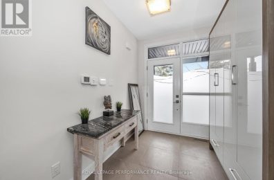 383 PRINCETON AVENUE Ottawa, Ontario K2A4E1